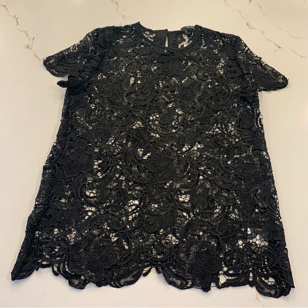 Short Sleeve Black Transparent Crocheted Lace Blouse Woman’s Size Large